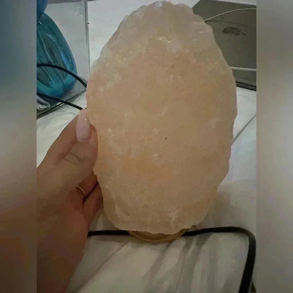 LED SALT LAMP - Picture 1 of 3